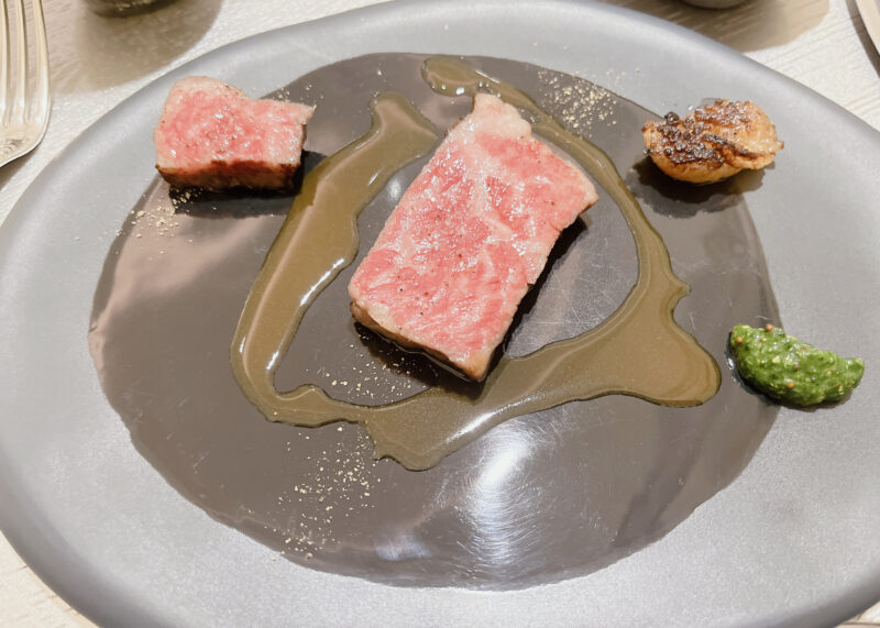 パリレストラン：kei　肉料理：和牛全体像