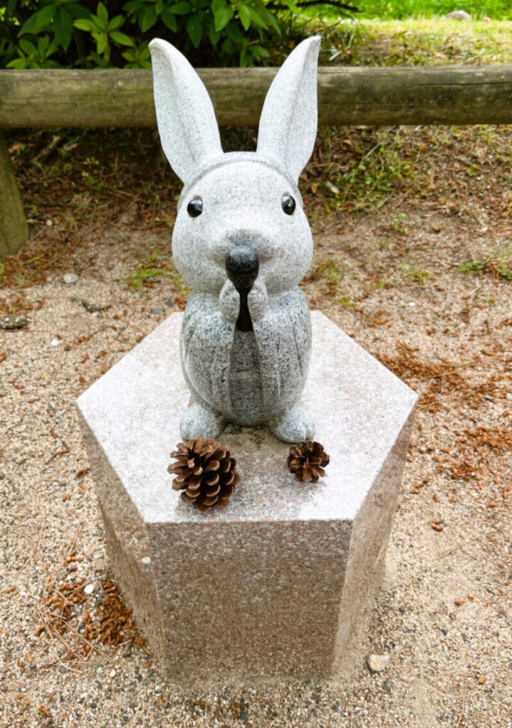 出雲大社　ウサギ石像１